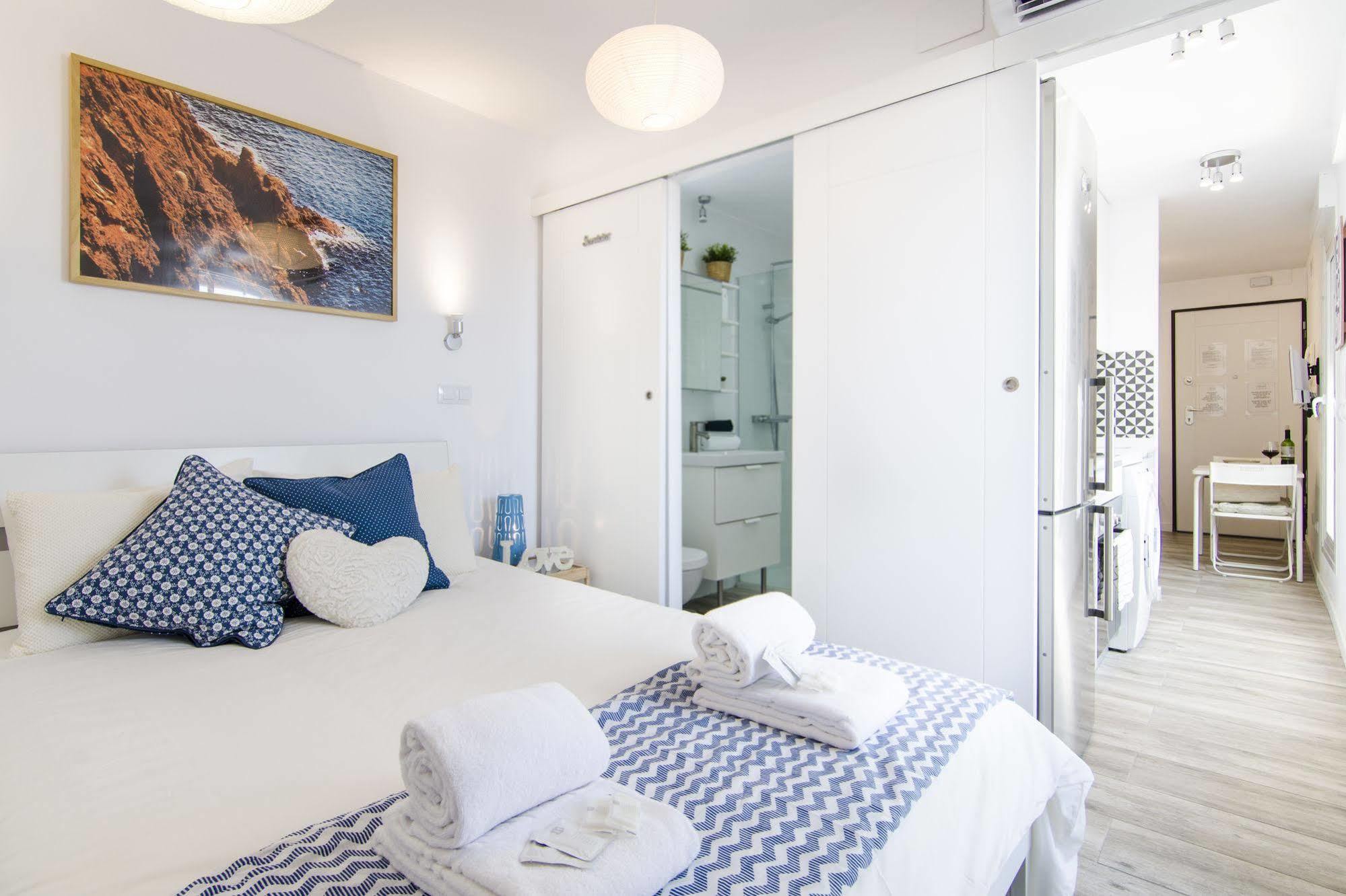 Apartments Dreammadrid Atocha Terraza ภายนอก รูปภาพ