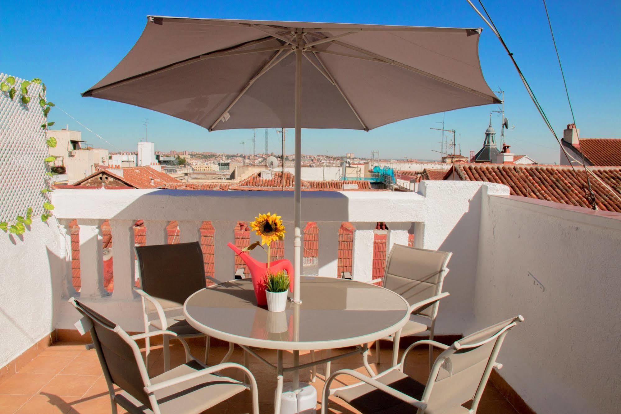 Apartments Dreammadrid Atocha Terraza ภายนอก รูปภาพ